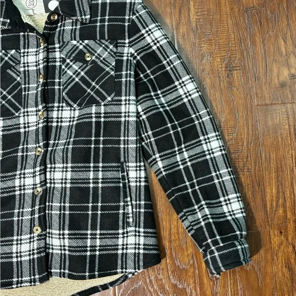 Sage Collective Women's Black/ White Plaid Faux Fur Lining Size Large LJ17 - Picture 3 of 10